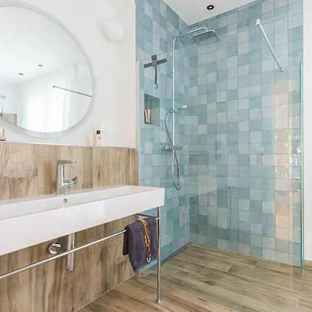 Luxus_spa_og_fewo Quartier 4 _we 4_ 아파트 고렌레빈